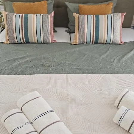 Casa Augusta Modern Sunny With Pool 빌라 시우다드 케사다